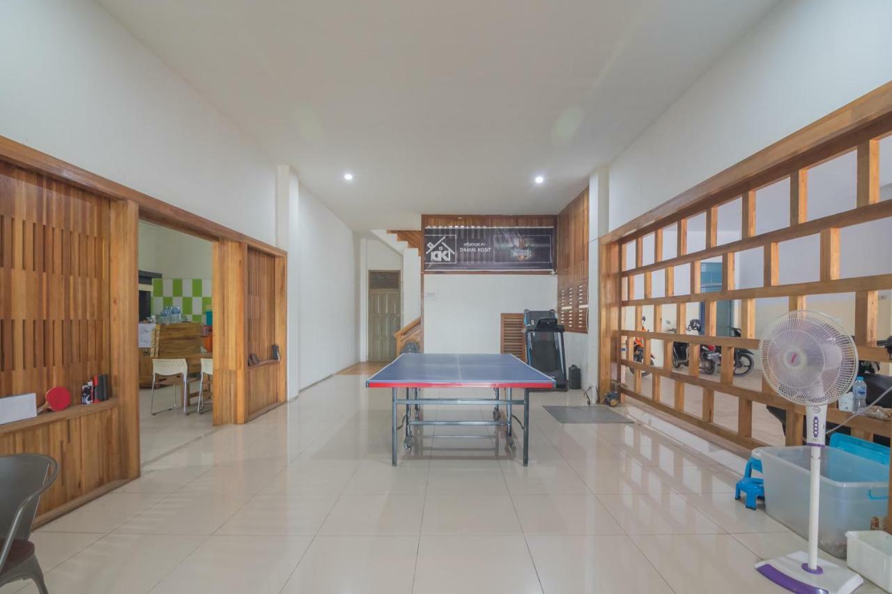 Reddoorz Near Gajah Mada Pontianak Hotel Екстериор снимка