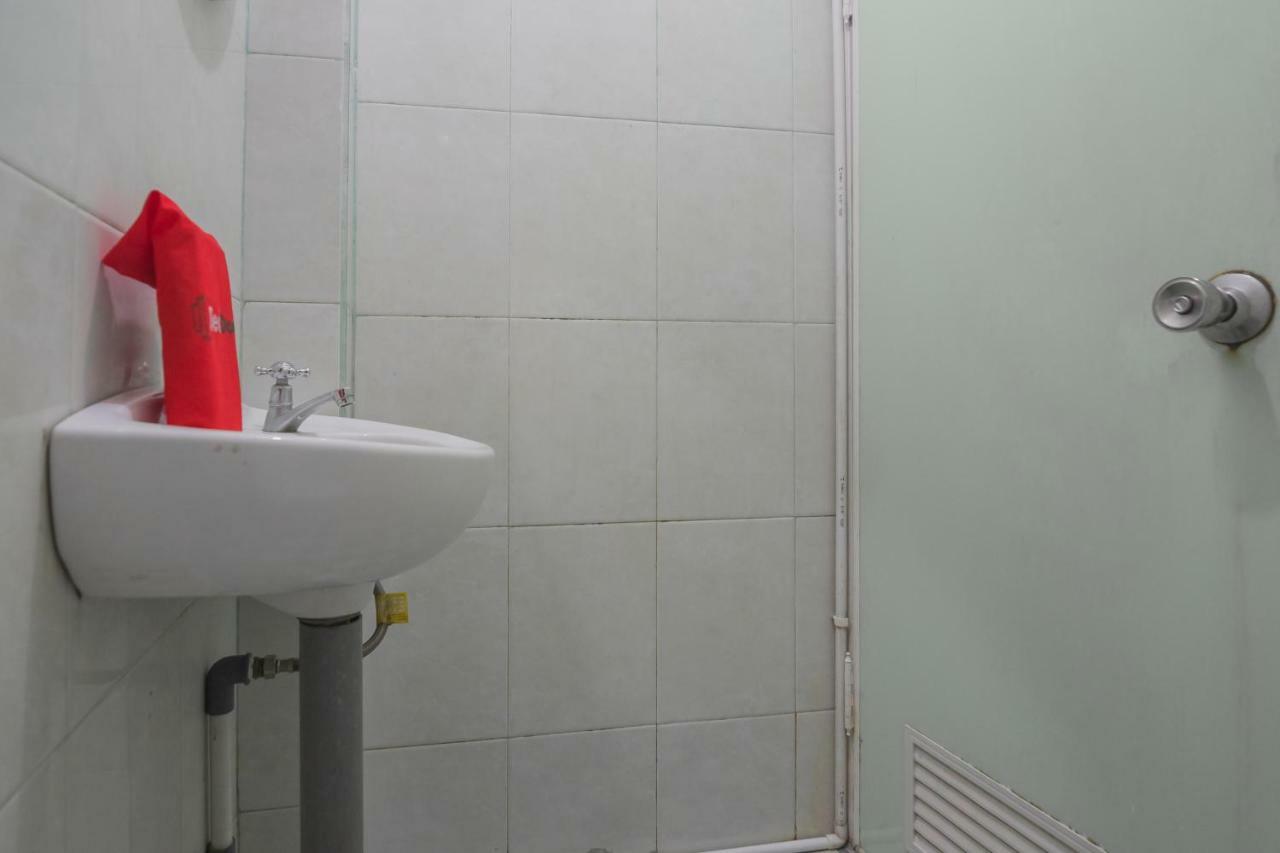 Reddoorz Near Gajah Mada Pontianak Hotel Екстериор снимка