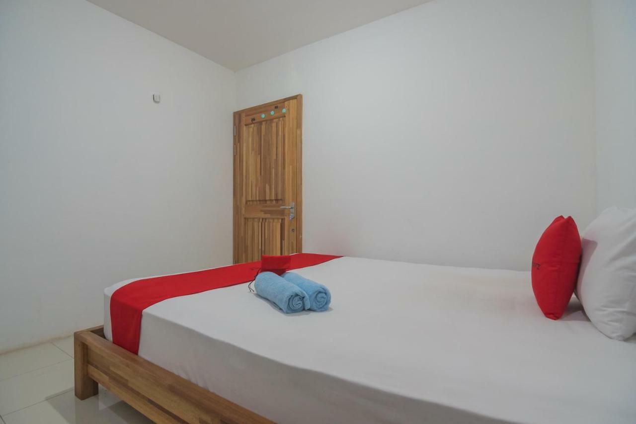 Reddoorz Near Gajah Mada Pontianak Hotel Екстериор снимка