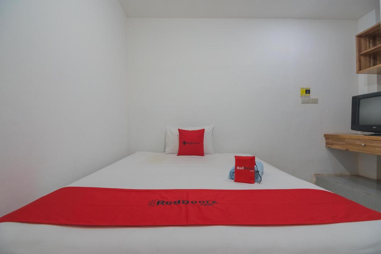 Reddoorz Near Gajah Mada Pontianak Hotel Екстериор снимка